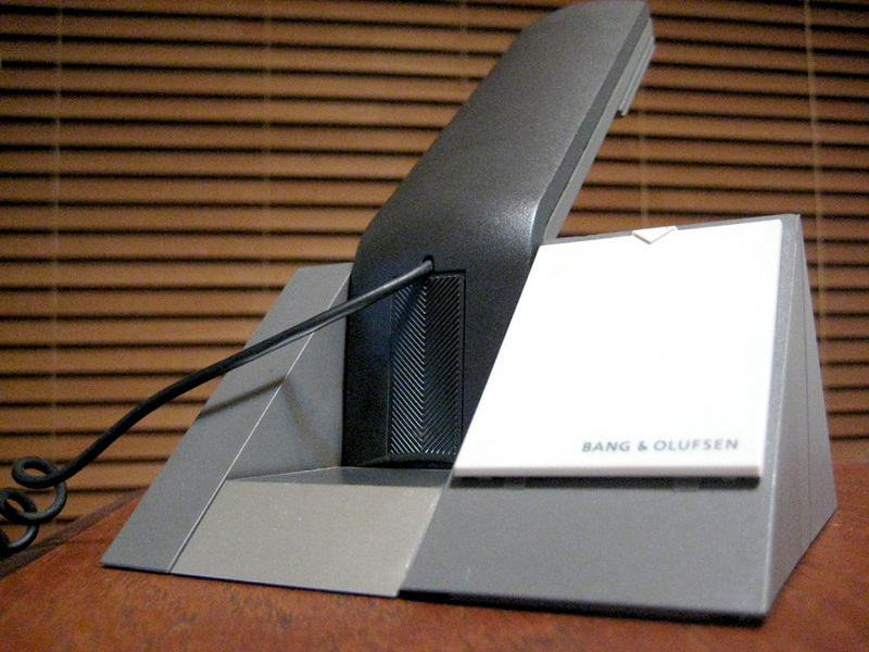 BANG & OLUFSEN BeoCom 1401。洗練されたデザインでクラシック化された名作。